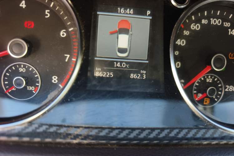 Used Volkswagen CC 2013 3.0 FSI V6 Odometer Close Up
