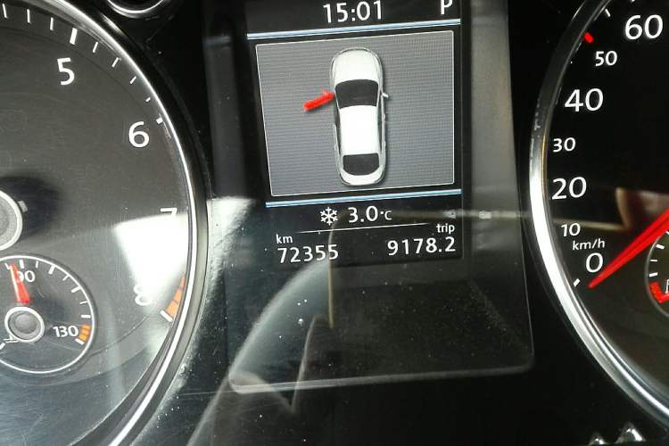 Used Volkswagen CC 2013 1.8TSI Luxury Model Odometer Close Up