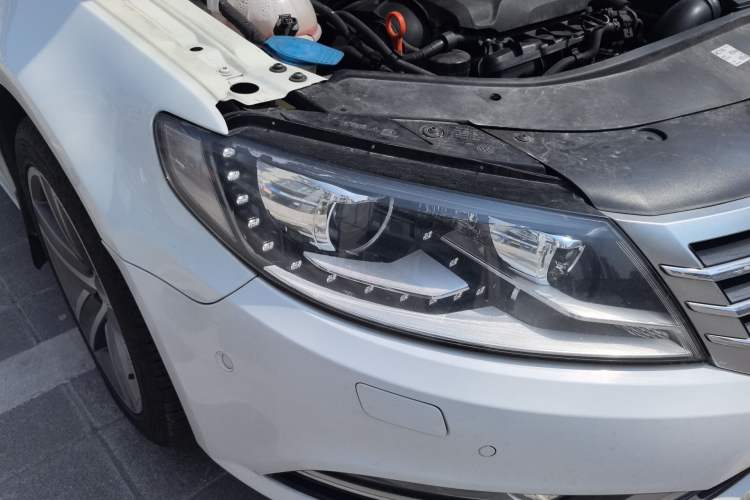 Used Volkswagen CC  Right Front Headlight