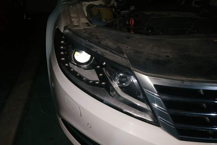 Used Volkswagen CC 2013 1.8TSI Luxury Model Right Front Headlight