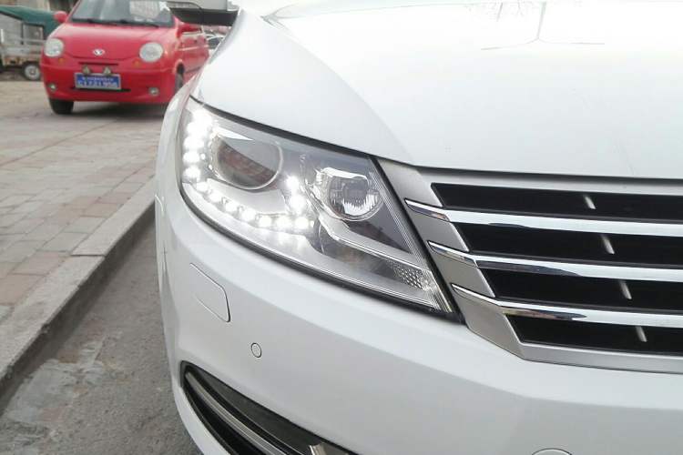 Used Volkswagen CC 2013 1.8TSI Luxury Model Right Front Headlight
