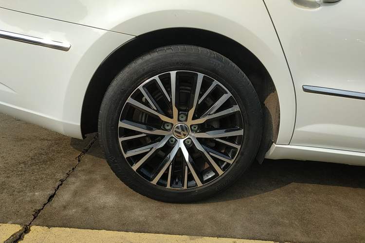 Used Volkswagen CC 2013 3.0 FSI V6 Right Rear Wheel Hub