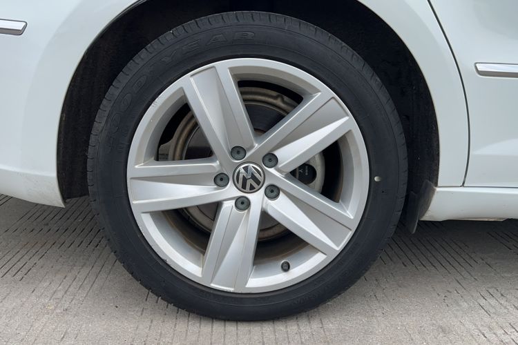 Used Volkswagen CC 2013 1.8TSI Prestige Model Right Rear Wheel Hub