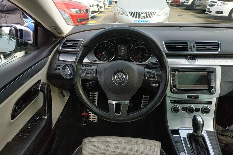 Used Volkswagen CC 2013 3.0 FSI V6 Steering Wheel