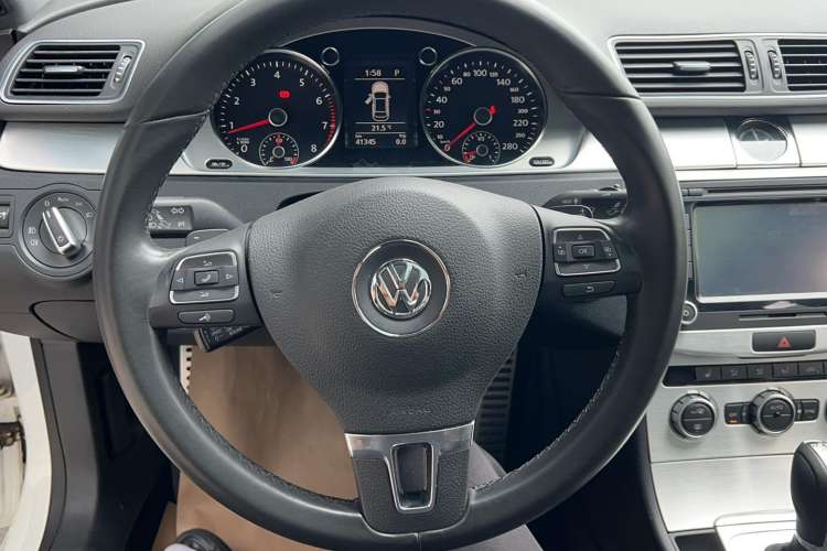 Used Volkswagen CC 2013 1.8TSI Prestige Model Steering Wheel