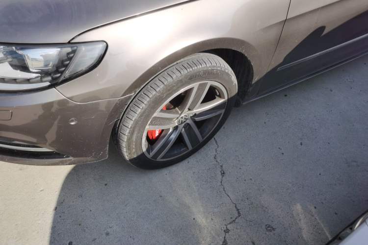Used Volkswagen CC 2013 2.0 TSI Luxury Model Left Front Wheel Hub