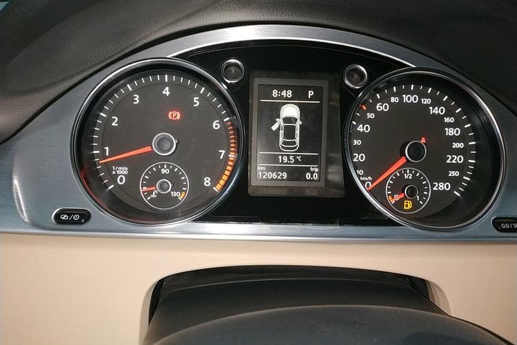 Used Volkswagen CC 2013 1.8TSI Prestige Model Odometer Close Up