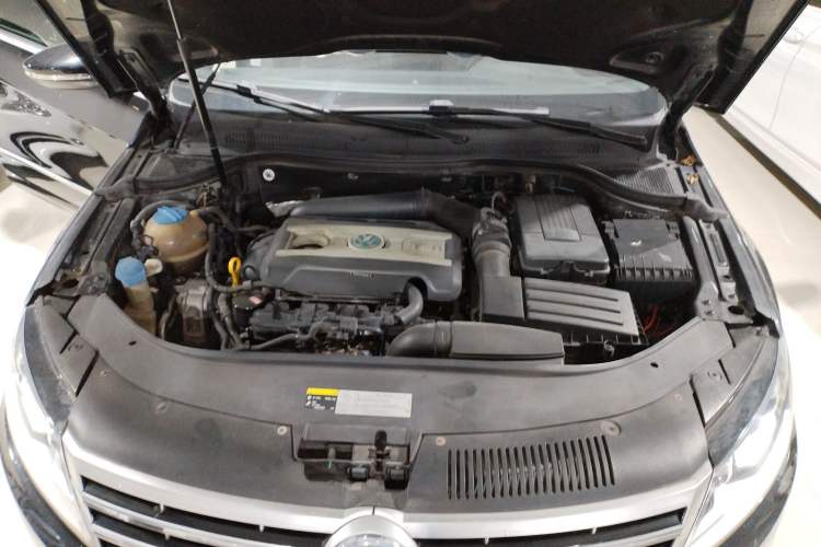 Used Volkswagen CC 2015 1.8TSI Luxury Model Engine Bay