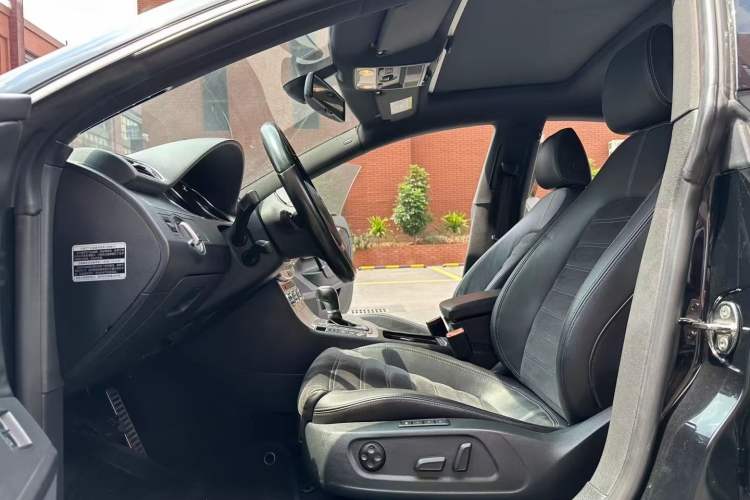 Used Volkswagen CC 2015 1.8TSI Luxury Model Left Front Seat