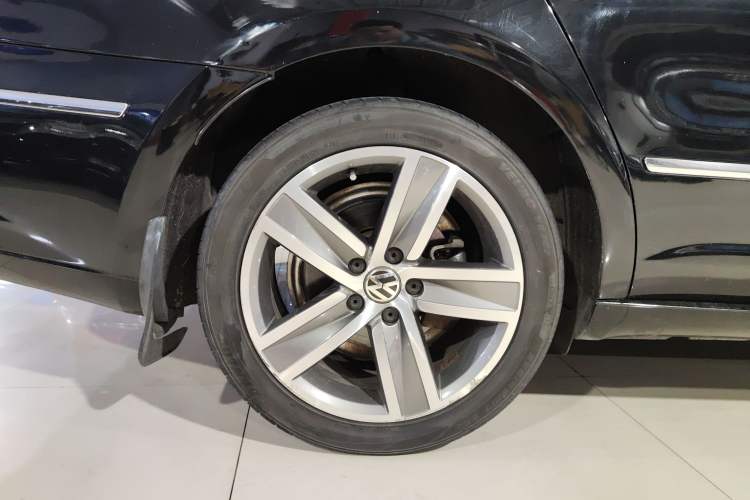 Used Volkswagen CC 2015 1.8TSI Luxury Model Right Rear Wheel Hub