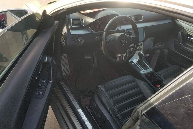 Used Volkswagen CC 2015 1.8TSI Prestige Model Driver Seat