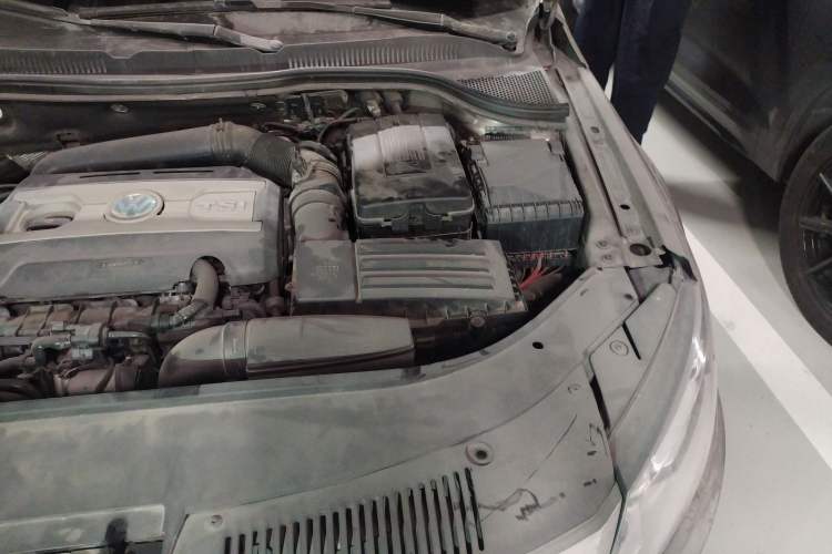 Used Volkswagen CC 2015 2.0 TSI Luxury Model Engine Bay Left