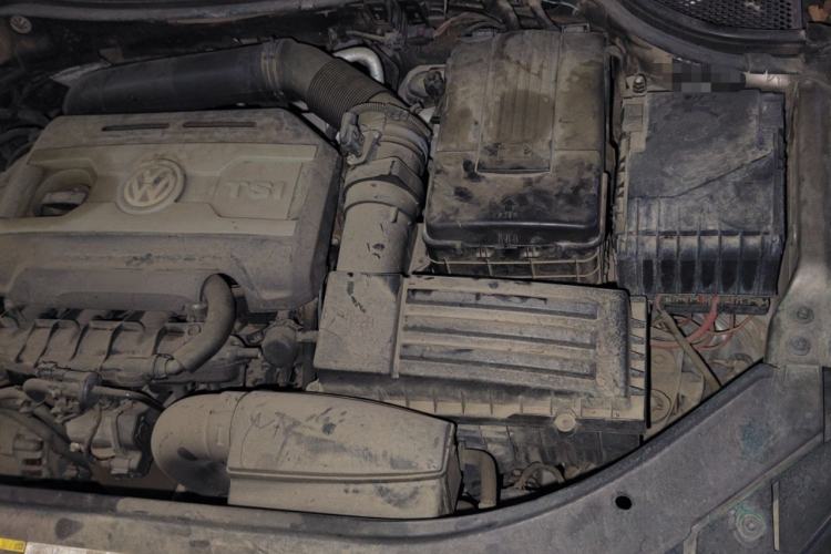 Used Volkswagen CC 2015 1.8TSI Prestige Model Engine Bay Left