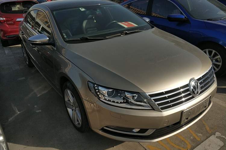 Used Volkswagen CC 2015 1.8TSI Prestige Model Front Right 45 Deg