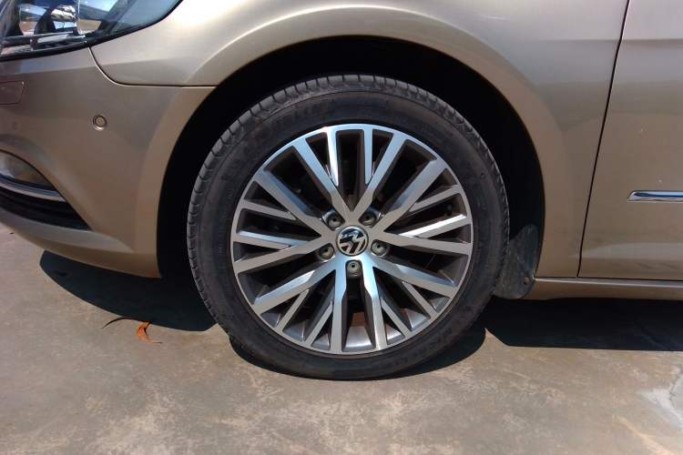 Used Volkswagen CC 2015 2.0 TSI Ultimate Model Left Front Wheel Hub
