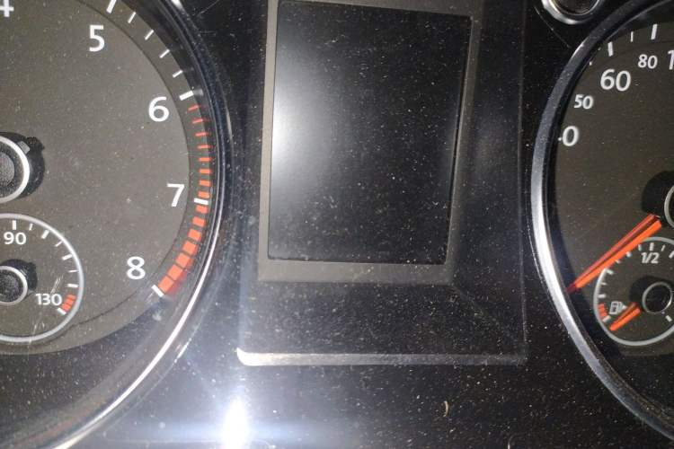Used Volkswagen CC 2015 2.0 TSI Luxury Model Odometer Close Up