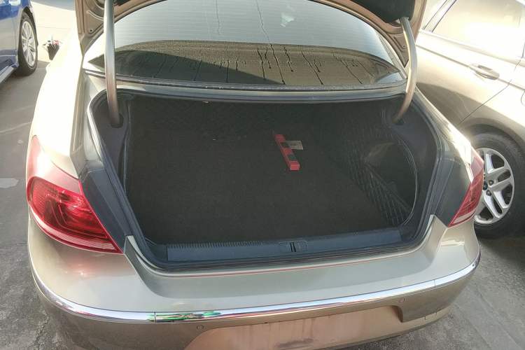 Used Volkswagen CC 2015 1.8TSI Prestige Model Trunk