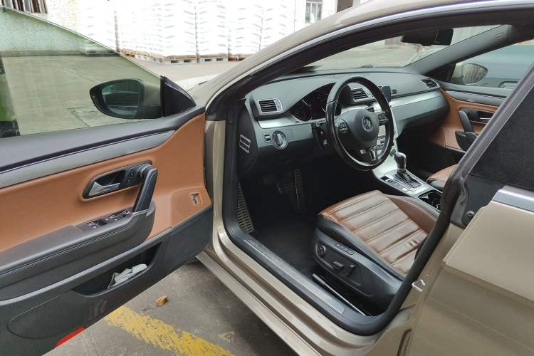Used Volkswagen CC 2015 1.8TSI Luxury Model Driver Seat