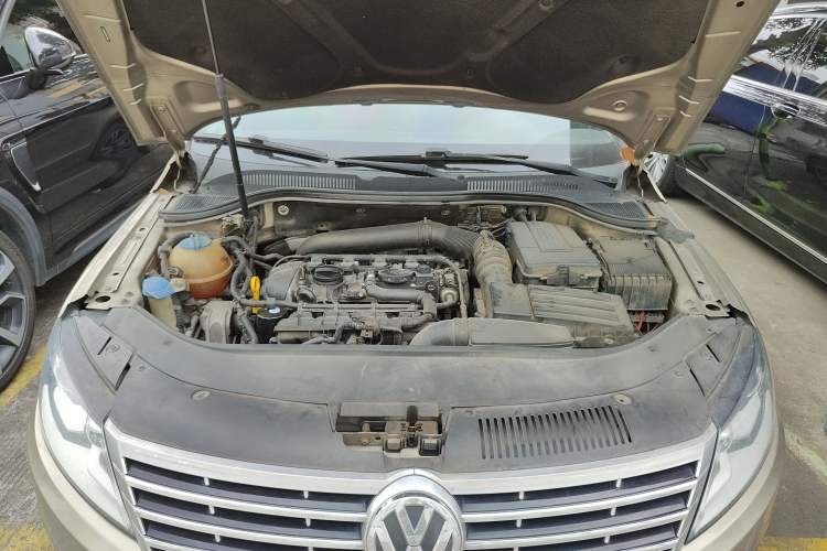 Used Volkswagen CC 2015 1.8TSI Luxury Model Engine Bay