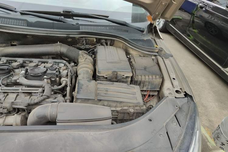 Used Volkswagen CC 2015 1.8TSI Luxury Model Engine Bay Left