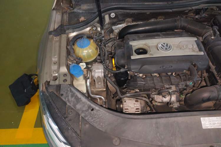 Used Volkswagen CC 2015 2.0 TSI Ultimate Model Engine Bay Right