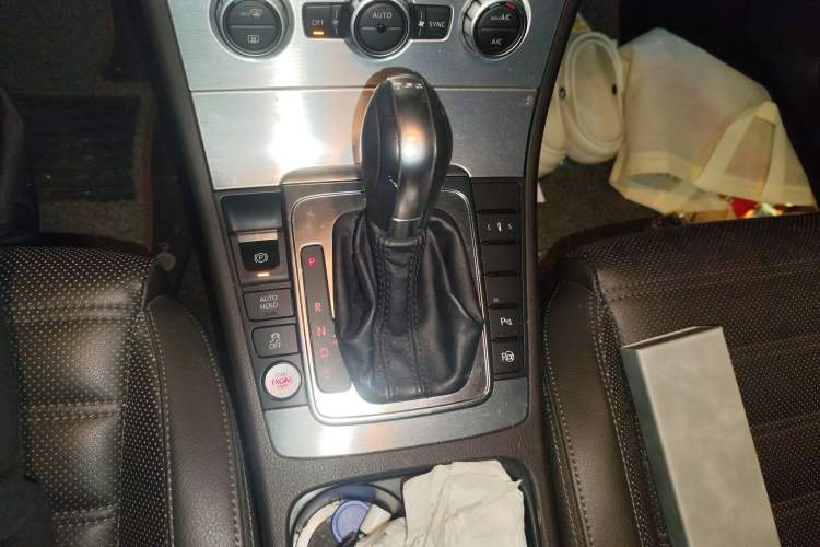 Used Volkswagen CC 2015 2.0 TSI Ultimate Model Gear Lever
