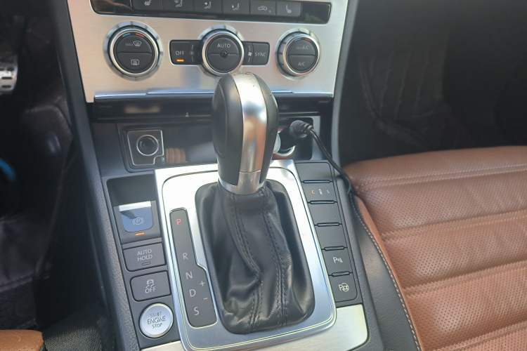 Used Volkswagen CC 2015 2.0 TSI Ultimate Model Gear Lever