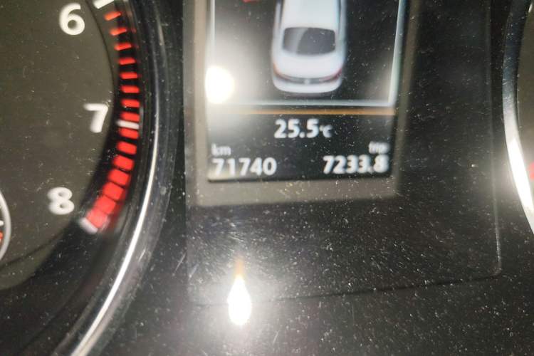 Used Volkswagen CC 2015 2.0 TSI Ultimate Model Odometer Close Up