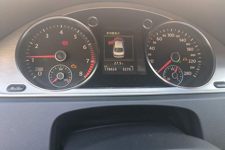Used Volkswagen CC 2015 2.0 TSI Ultimate Model Odometer Close Up