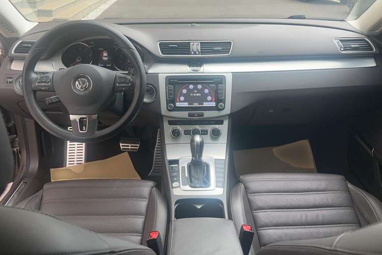 Used Volkswagen CC 2015 2.0 TSI Ultimate Model Center Console