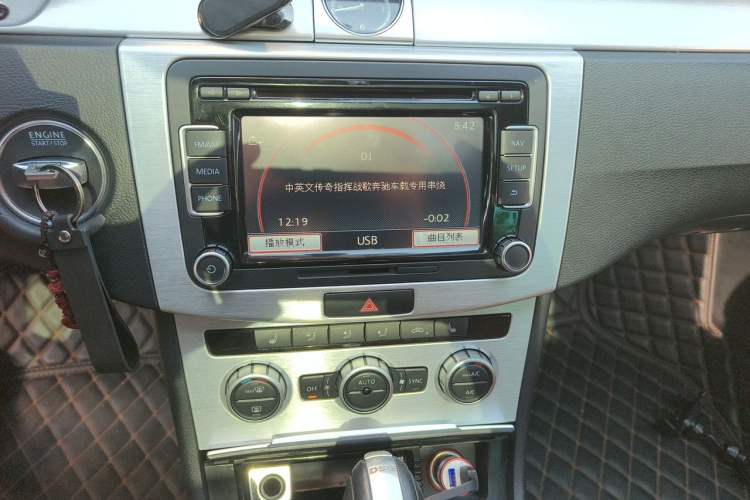 Used Volkswagen CC  Audio And AC Panel