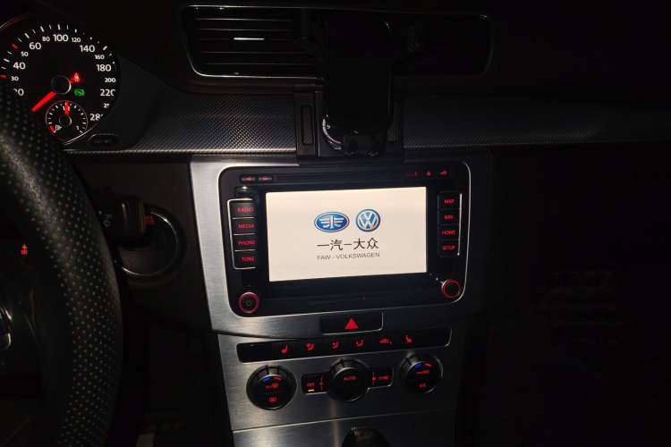 Used Volkswagen CC 2015 3.0 FSI V6 Audio And AC Panel