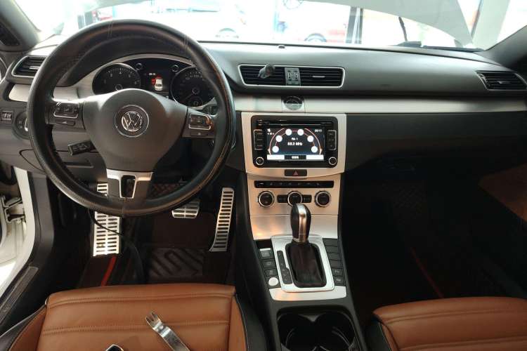 Used Volkswagen CC 2015 1.8TSI Luxury Model Center Console