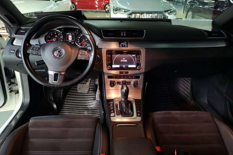Used Volkswagen CC 2015 1.8TSI Luxury Model Center Console