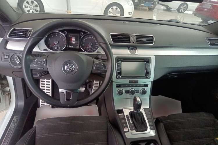 Used Volkswagen CC 2015 1.8TSI Luxury Model Center Console