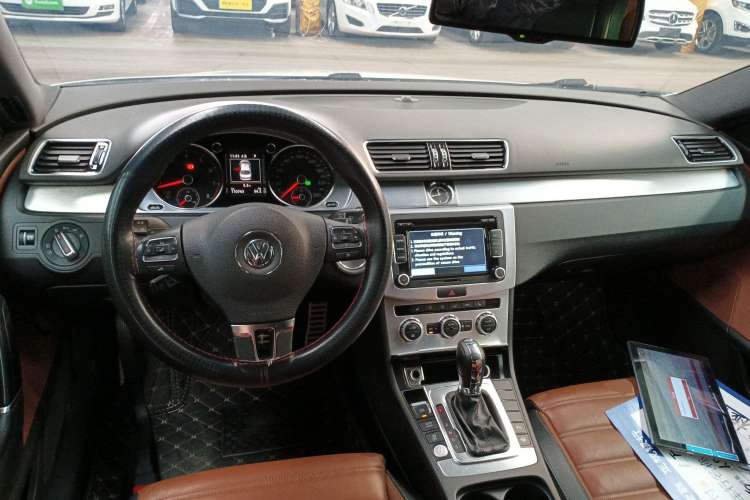 Used Volkswagen CC 2015 1.8TSI Luxury Model Center Console