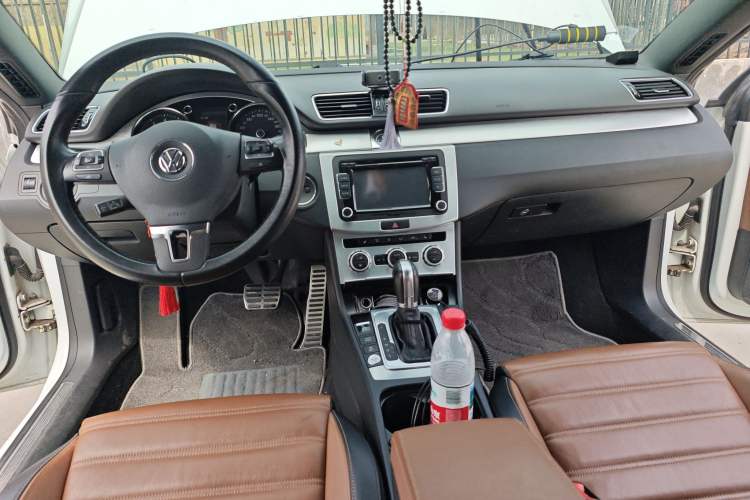 Used Volkswagen CC 2015 1.8TSI Luxury Model Center Console