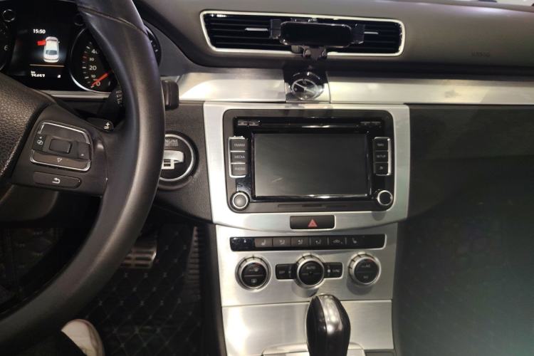 Used Volkswagen CC 2015 1.8TSI Luxury Model Center Console