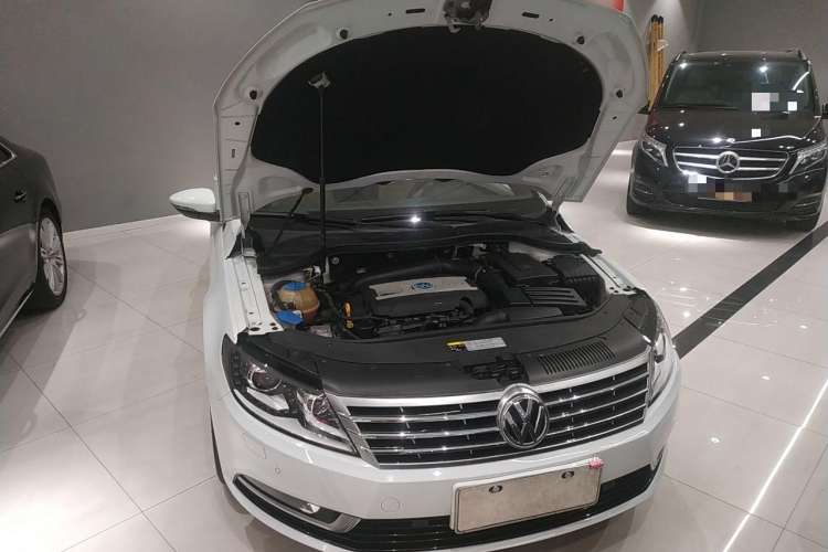 Used Volkswagen CC 2015 1.8TSI Prestige Model Engine Bay