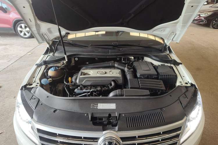 Used Volkswagen CC 2015 2.0 TSI Ultimate Model Engine Bay