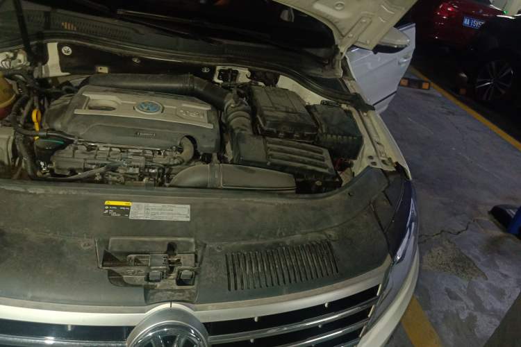 Used Volkswagen CC 2015 1.8TSI Luxury Model Engine Bay Left