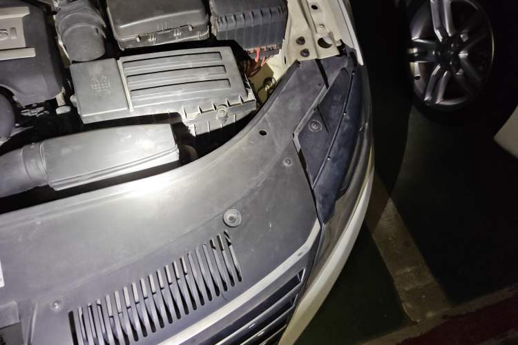 Used Volkswagen CC 2015 1.8TSI Luxury Model Engine Bay Left
