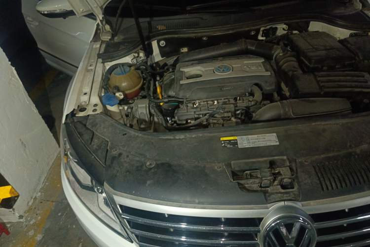 Used Volkswagen CC 2015 1.8TSI Luxury Model Engine Bay Right