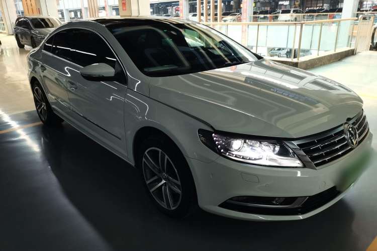 Used Volkswagen CC 2015 1.8TSI Luxury Model Front Right 45 Deg
