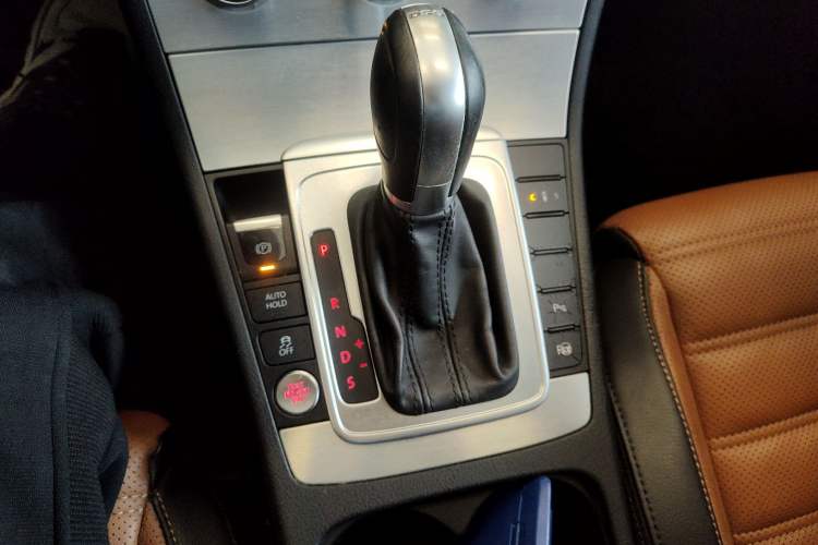 Used Volkswagen CC 2015 2.0 TSI Ultimate Model Gear Lever