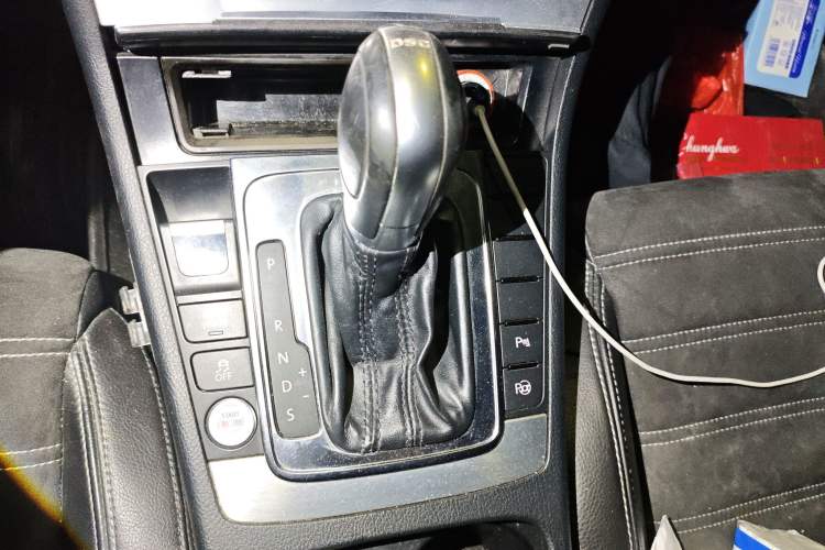 Used Volkswagen CC 2015 1.8TSI Luxury Model Gear Lever