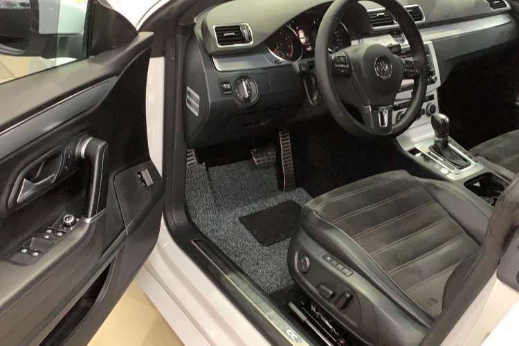 Used Volkswagen CC 2015 1.8TSI Luxury Model Interior 2