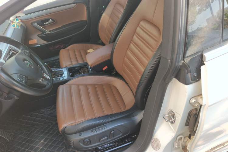 Used Volkswagen CC  Left Front Seat