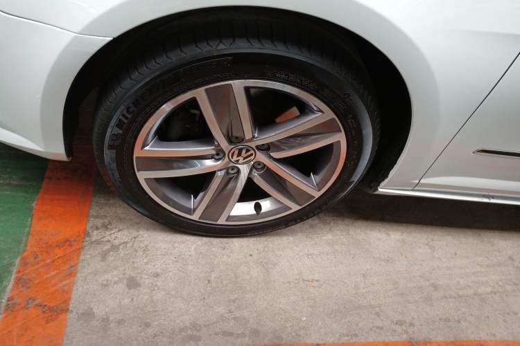 Used Volkswagen CC 2015 1.8TSI Luxury Model Left Front Wheel Hub