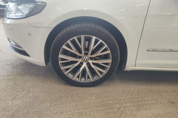 Used Volkswagen CC 2015 2.0 TSI Ultimate Model Left Front Wheel Hub